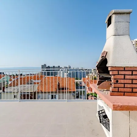 Marko - Three Bedroom With Balcony And Garden View *
